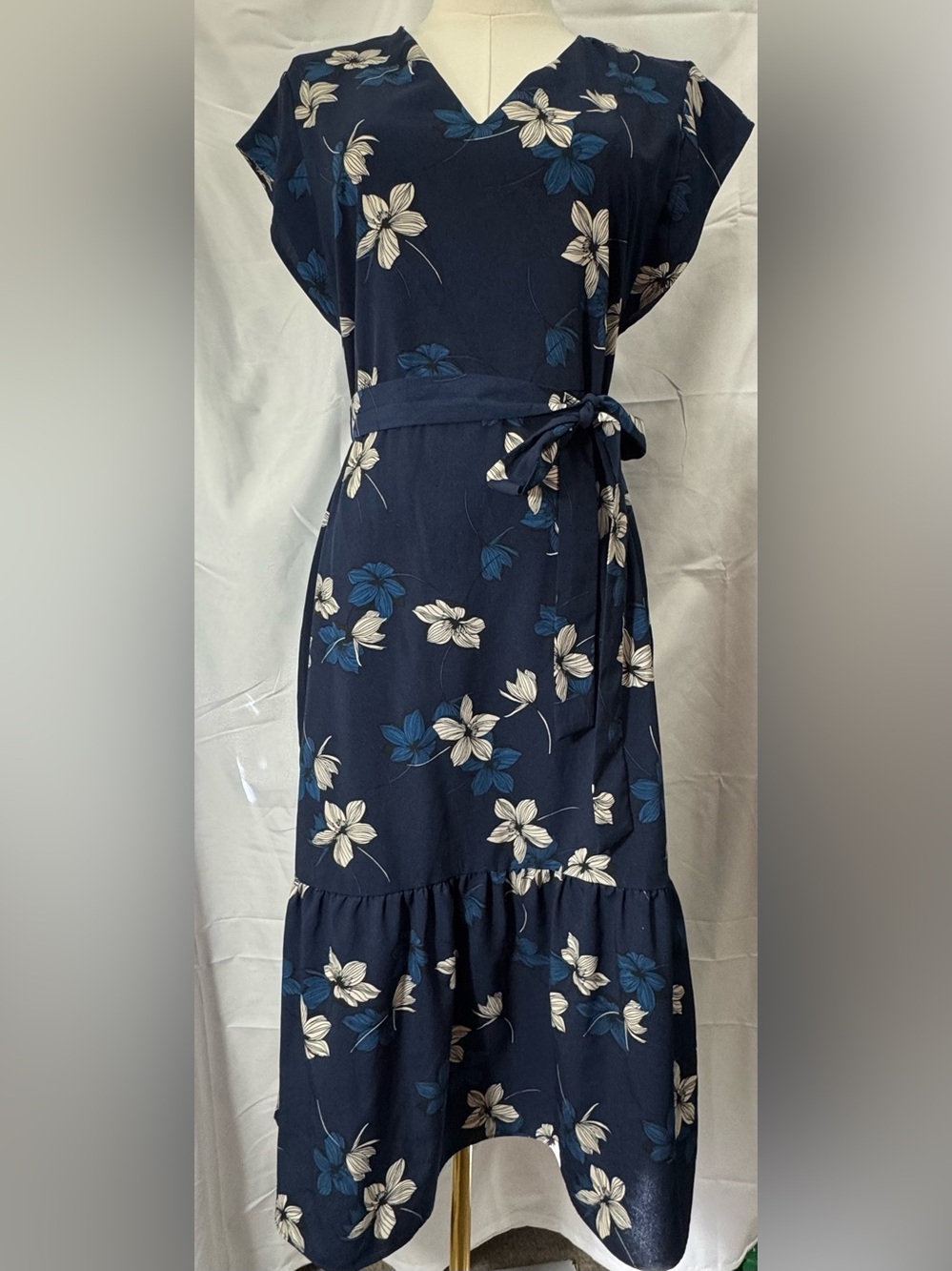 Banana Republic Navy Floral Midi Dress tie belt  V-neck wedding shower vacation